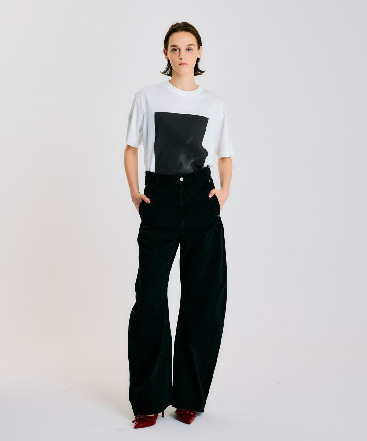 【ALAIA】クロップド丈バレルレッグジーンズ ALAIA】クロップド丈バレルレッグジーンズ (ALAIA/デニム